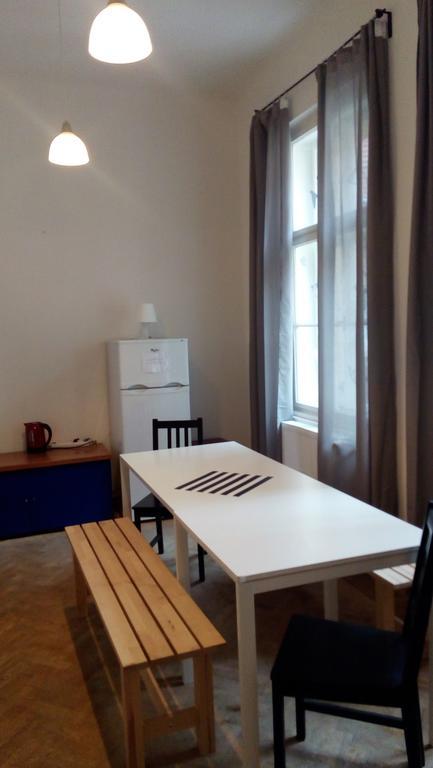 V Tunich Hostal *